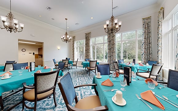 pano_zoom_DINING-ROOM-2_581x361