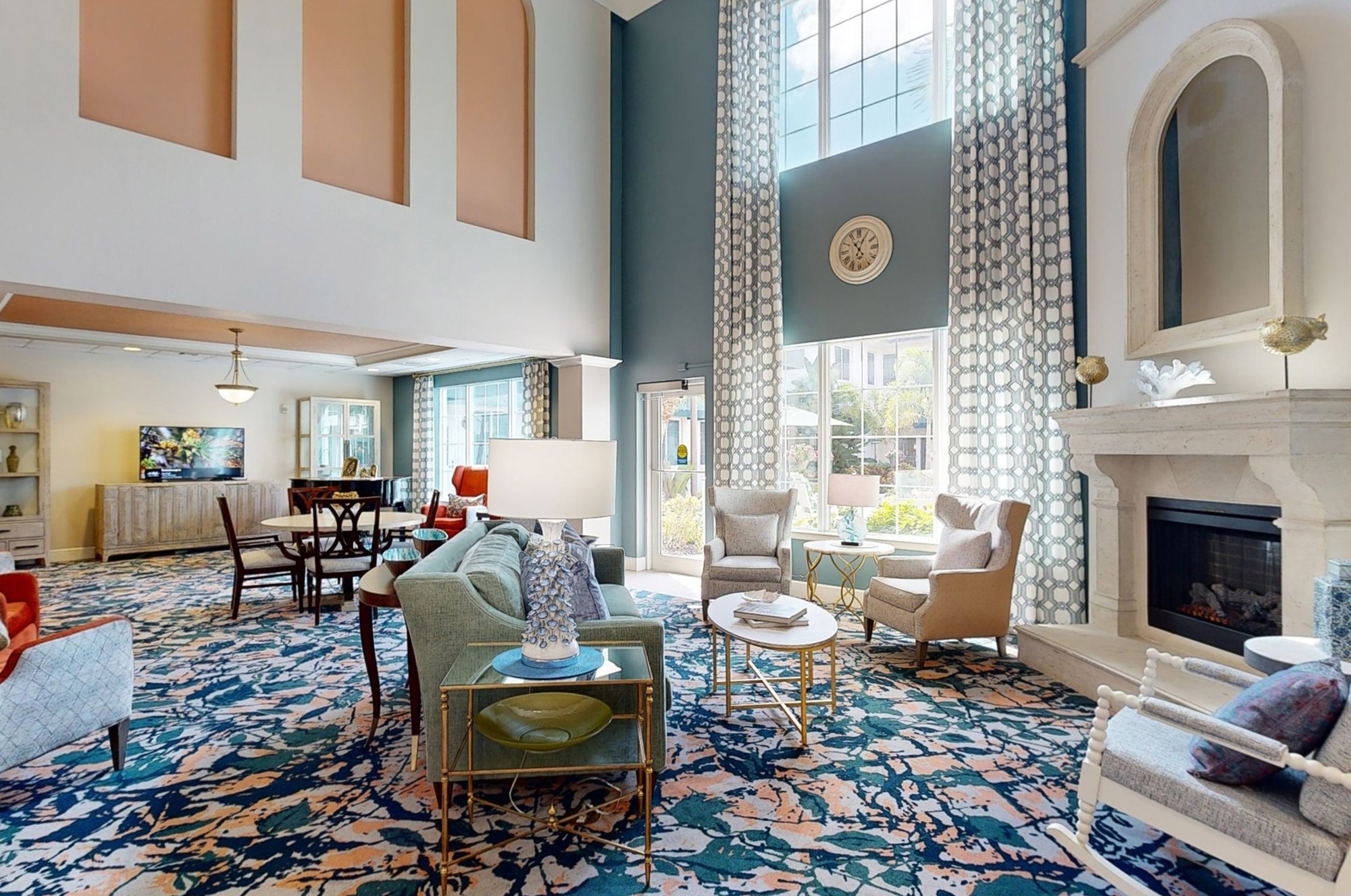 pano_zoom_LIVING-ROOM-1_2560x1700